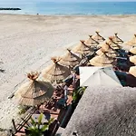 8 Pers Emplacement Exceptionnel Les Sables D'or Agde Kemping
